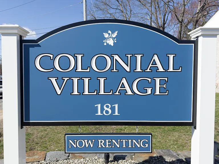 Colonial Village Apartments — Photo 11