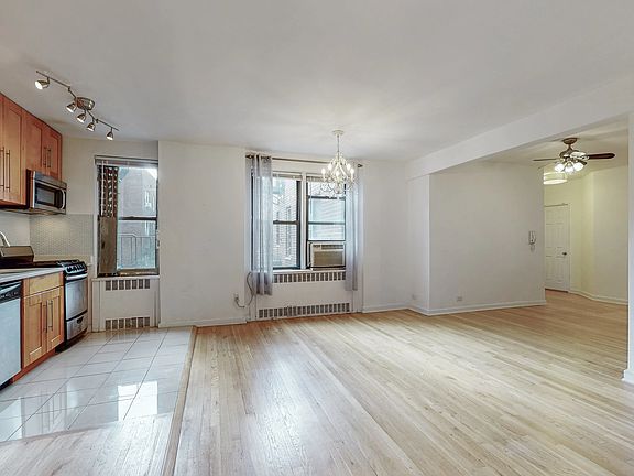 4th image of 6740 Yellowstone Blvd APT 7A