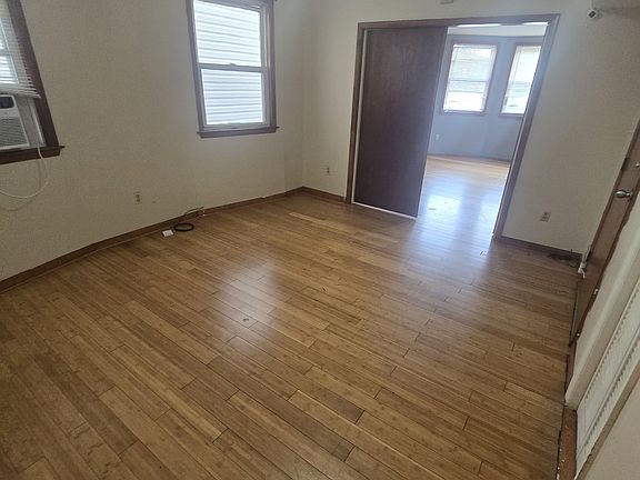 4th image of 212 S 10th St #G2