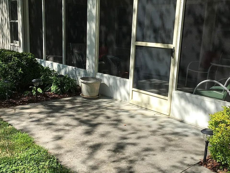 Entrance to Screened Porch and to Rental.