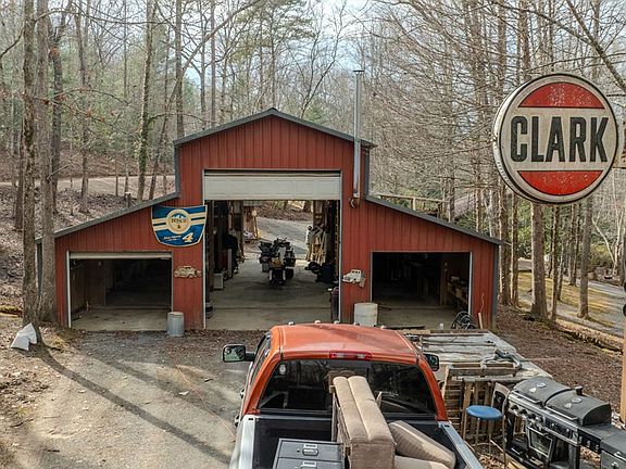 2nd image of 2130 Hedden Road