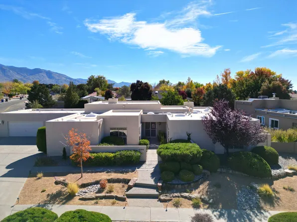 6008 Estrellita Del Norte Rd NE, Albuquerque, NM 87111