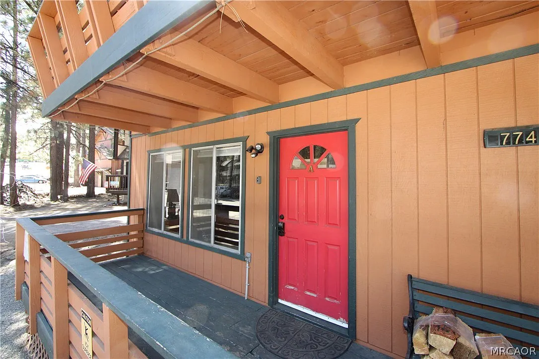 774 Summit Blvd — Photo 2