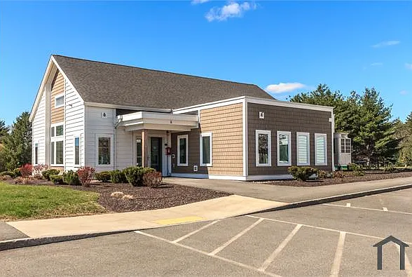 11 Dakota Dr #102