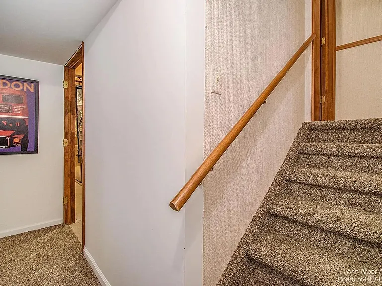 492 Park Pl — Photo 26