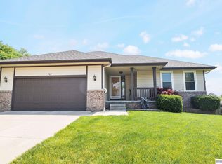 707 Cedar View Cir, Bellevue, NE 68123