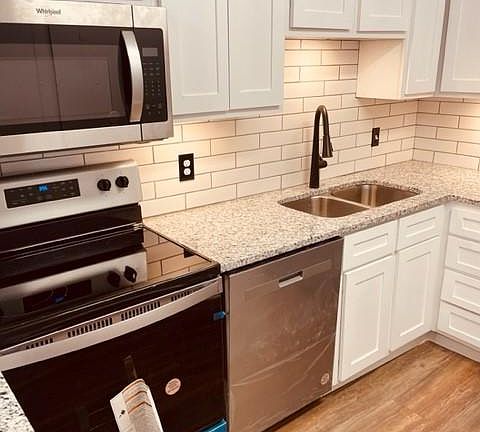 5th image of 900 19th Ave S APT 102