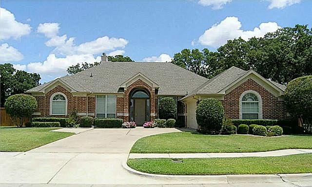 1st image of 8135 Oak Hollow Dr
