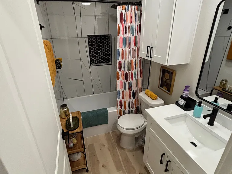 9900 Oak Hollow Dr — Photo 3