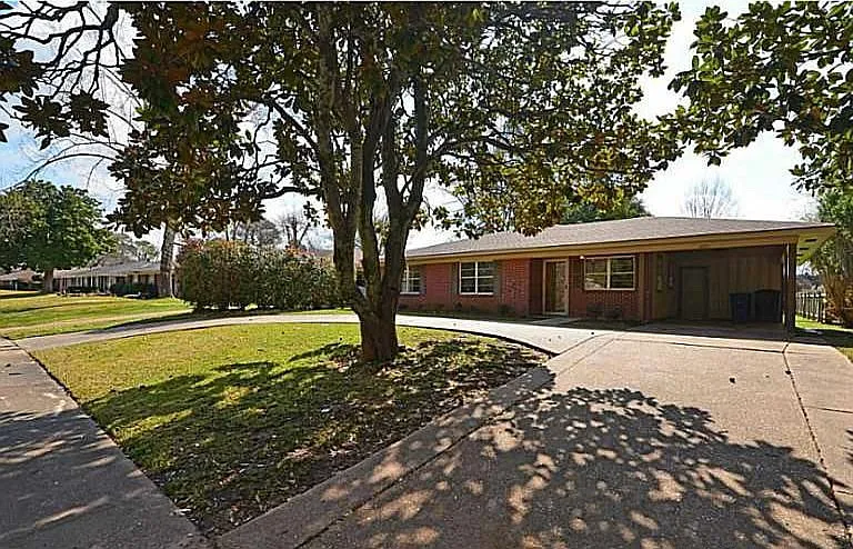 3881 Greenway Pl — Photo 3