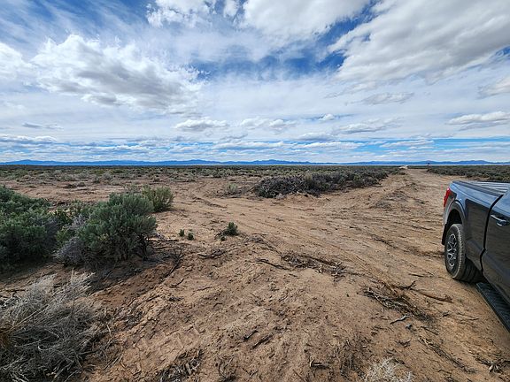 5th image of E Antelope Springs Rd
