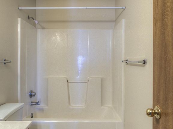 5th image of 112 E Glenmore Dr