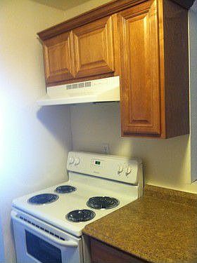4th image of 240 N Emerald Dr