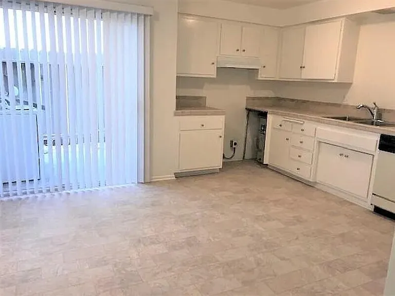 406 Ellwood Beach Dr #6 — Photo 3