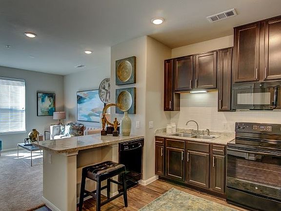 19-Austin-Waters-at-Tech-Ridge-13301-Center-Lake-Dr.-Austin-