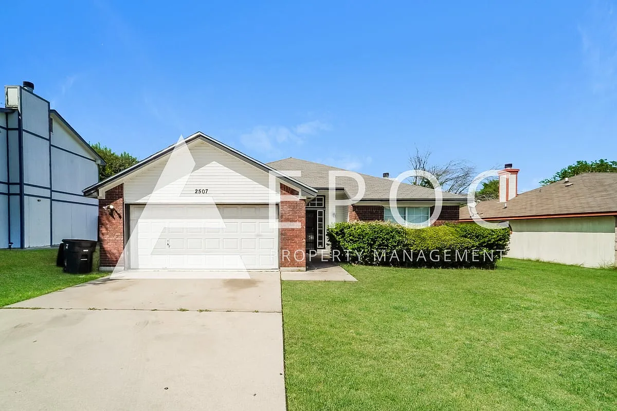 2507 Lain Dr — Photo 2