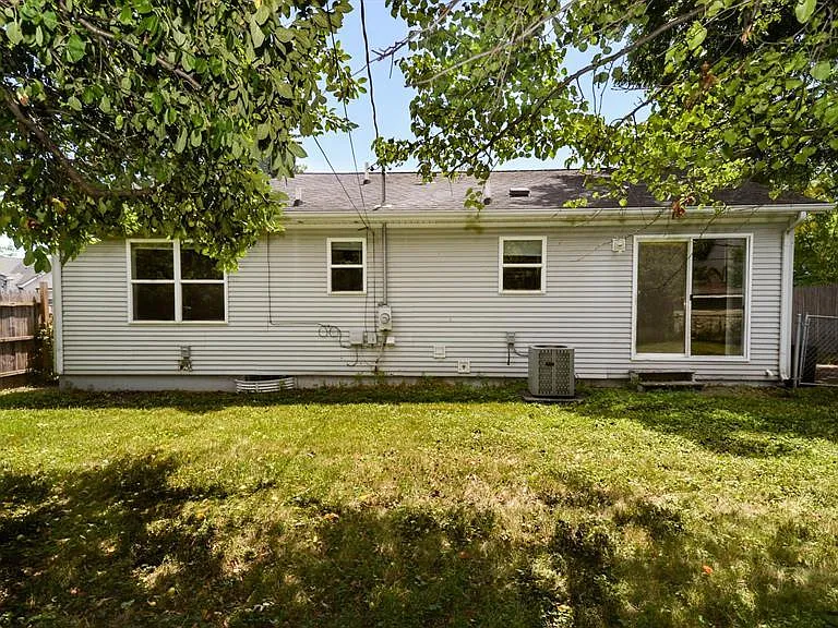 323 E Muir Ave — Photo 21