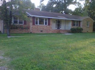 1207 Oakwood Dr, Colonial Heights, VA 23834