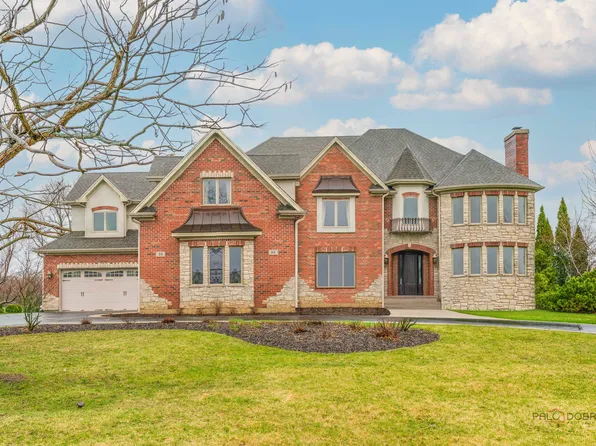 26 E Peter Ln, Hawthorn Woods, IL 60047