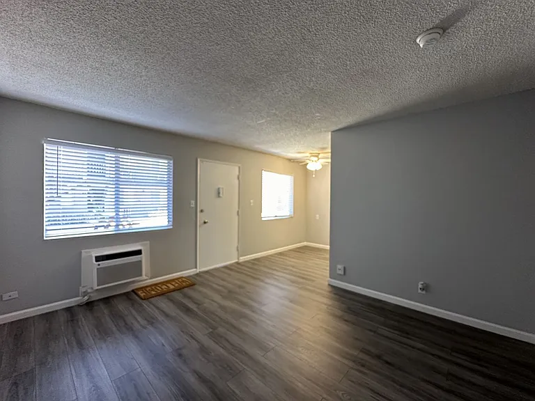 Lincoln Courtyards at 531 Glendora Avenue — Photo 18