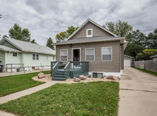 402 24th St S, Fargo, ND 58103