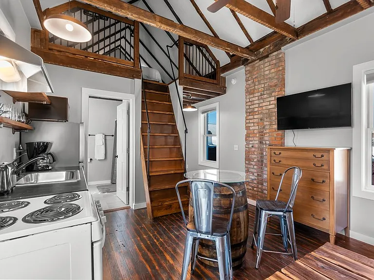 622 Broadway St #6 — Photo 6