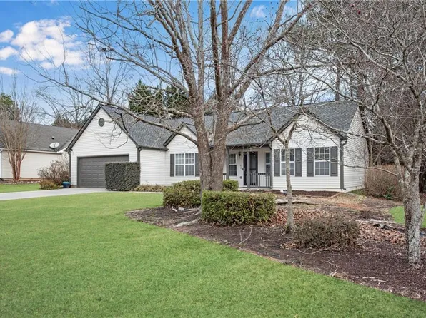 4132 Edenbrooke Cir, Loganville, GA 30052