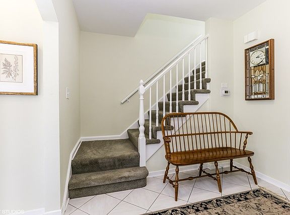 2nd image of 2926 W Balmoral Ave