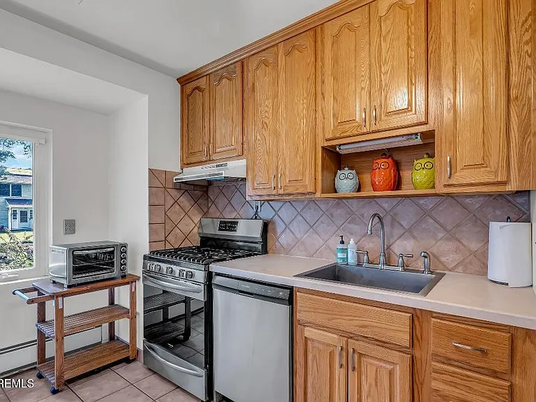 221 Harrison Ave — Photo 13