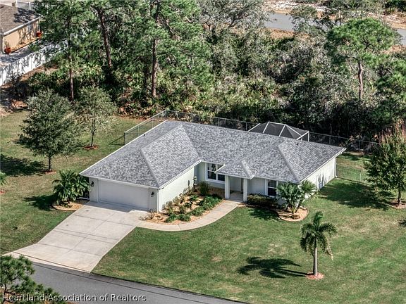 3rd image of 1440 Kyra Ave