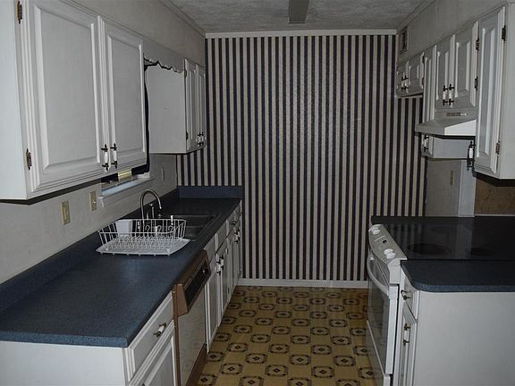 4th image of 118 Pinecrest Dr