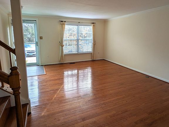 2nd image of 10523 Polk Square Ct