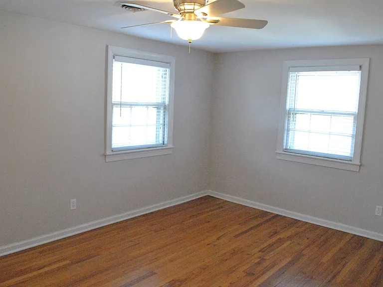 1038 Nichols Dr — Photo 33