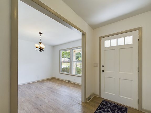 4th image of 111 Lynn Dr