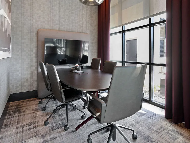 Madison West Elm — Photo 49
