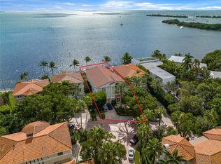 3528 Bayshore Villas Dr, Miami, FL 33133