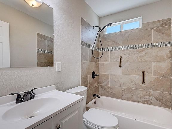4th image of 13653 Arlee Ave