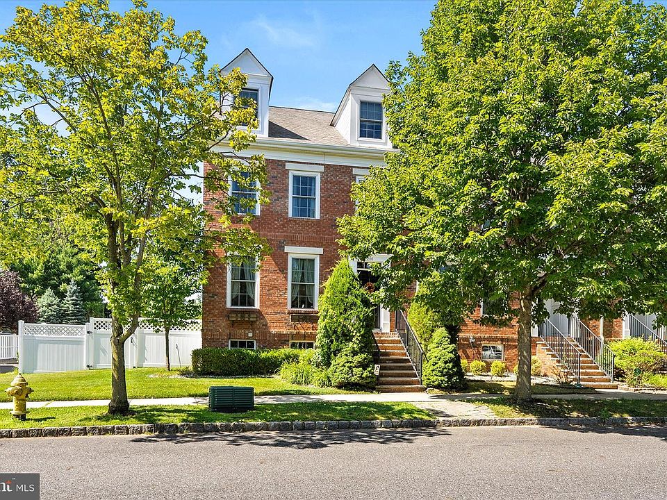 1st image of 200 Union St