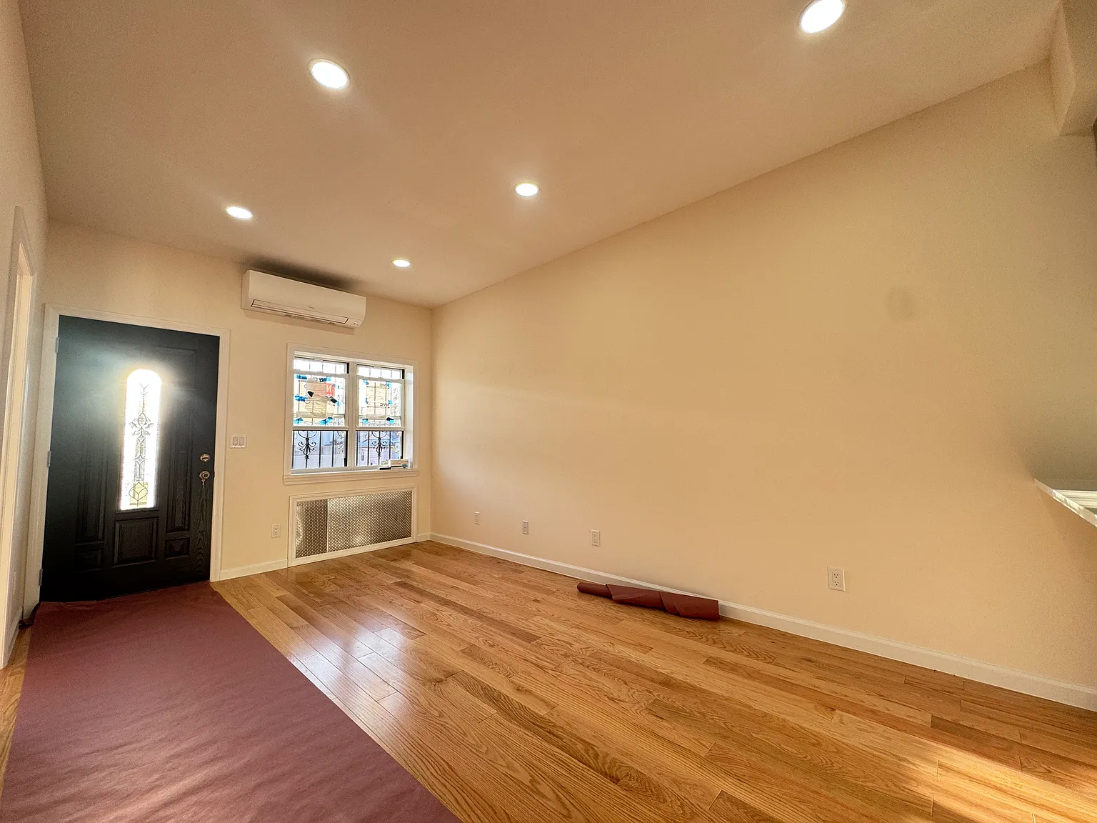 3 bed, 1000 sqft, $3,000 — Photo 2