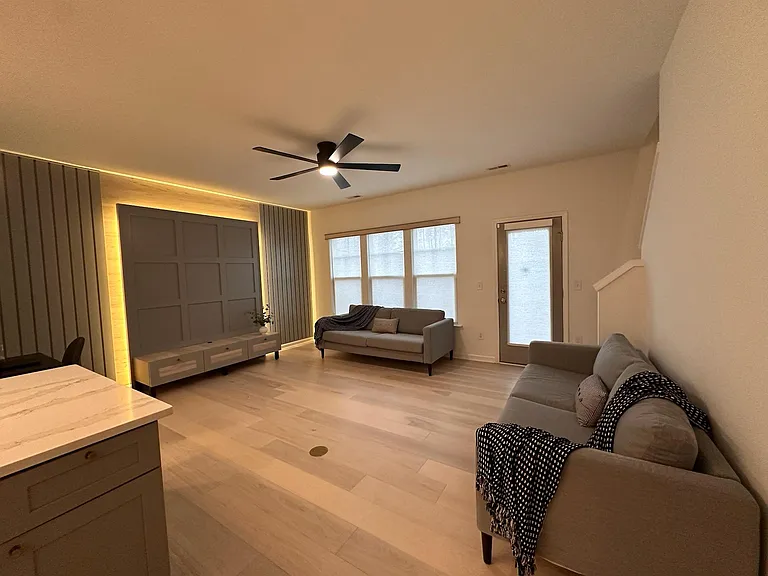 706 Denhoff Dr — Photo 27