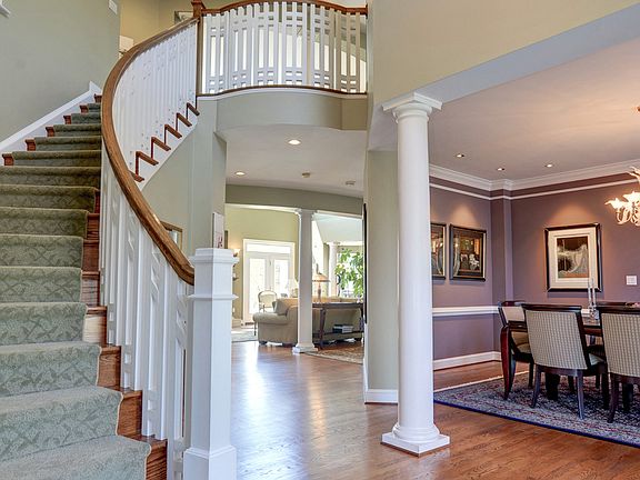 Dramatic Entry Foyer