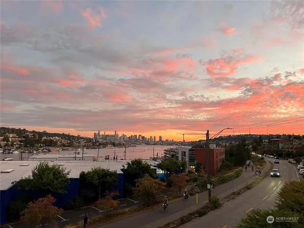 3900 2nd Avenue NE #303, Seattle, WA 98105
