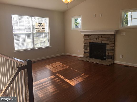 2nd image of 6917 Lunette Ln