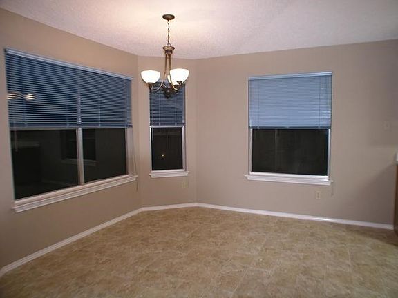 4th image of 17808 Park Valley Dr