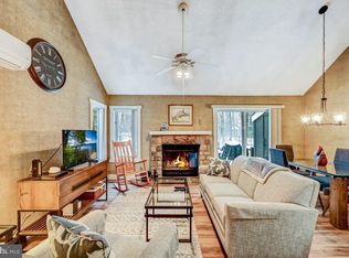 42 Alpine, Lake Harmony, PA 18624