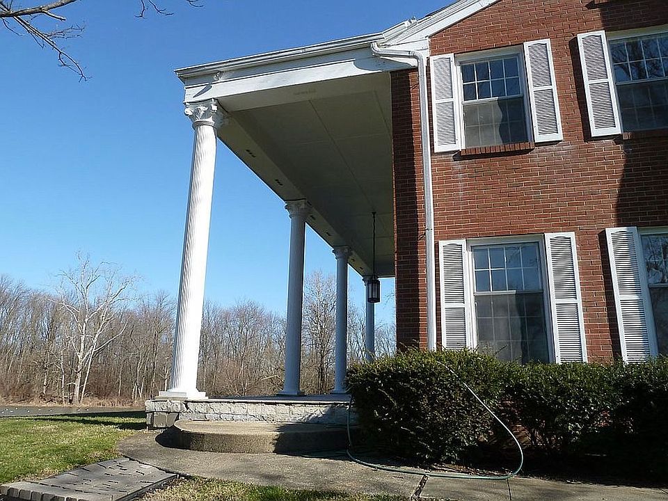 2nd image of 2002 Greenfield Ave