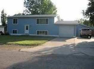 1516 Haroldson Ln, Menoken, ND 58558