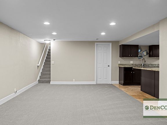5th image of 3250 Jasmine St #1