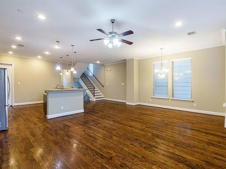 1518 Birdsall St #A — Photo 9