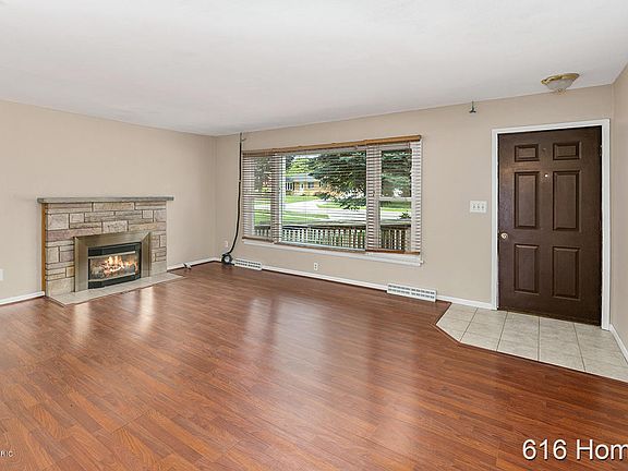 4th image of 1804 Andrew St SE